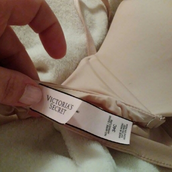 Victoria's Secret Bra - Picture 2 of 3